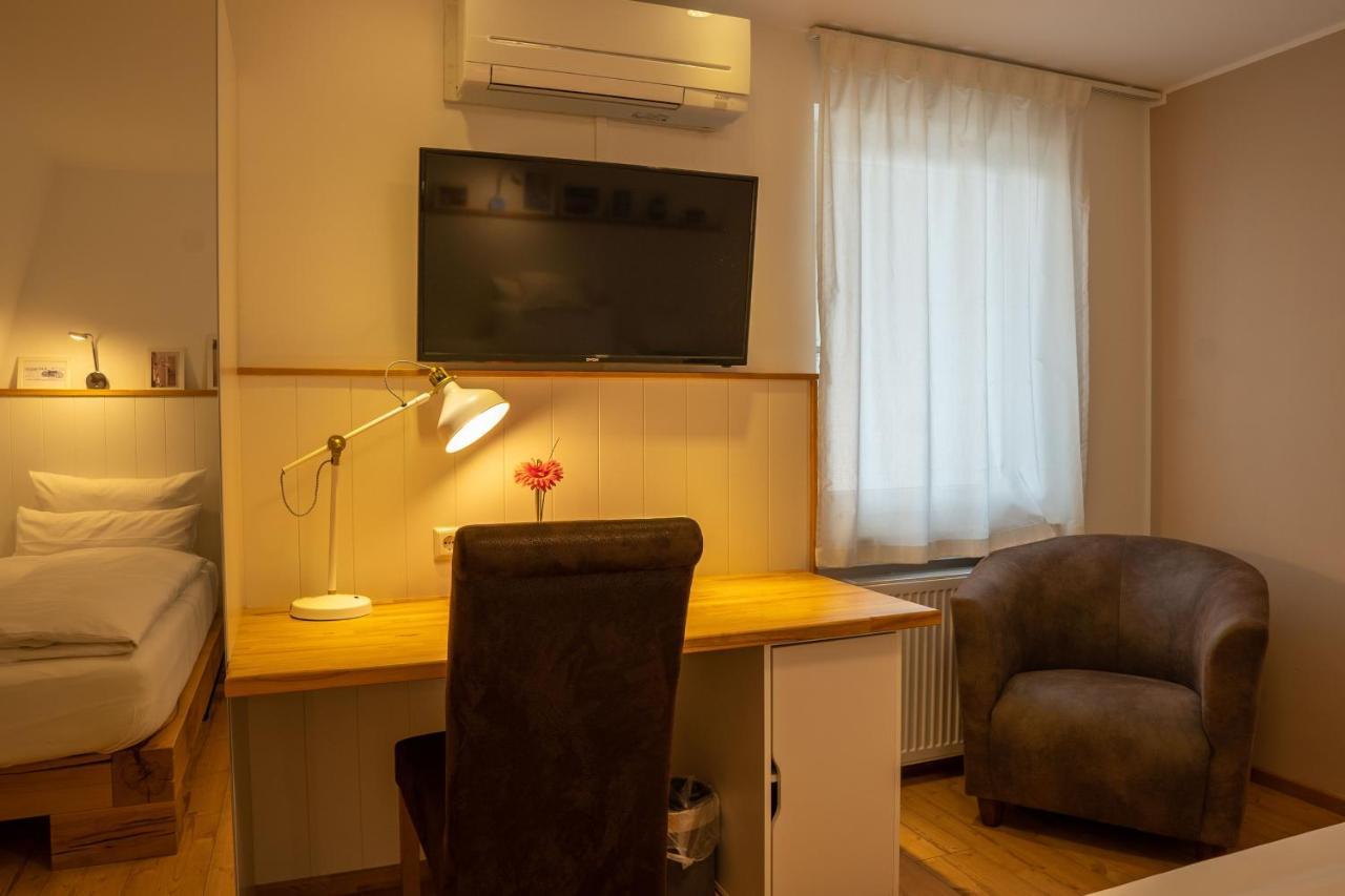 Hotel Post Mit Klimaanlage Неккарзульм Экстерьер фото